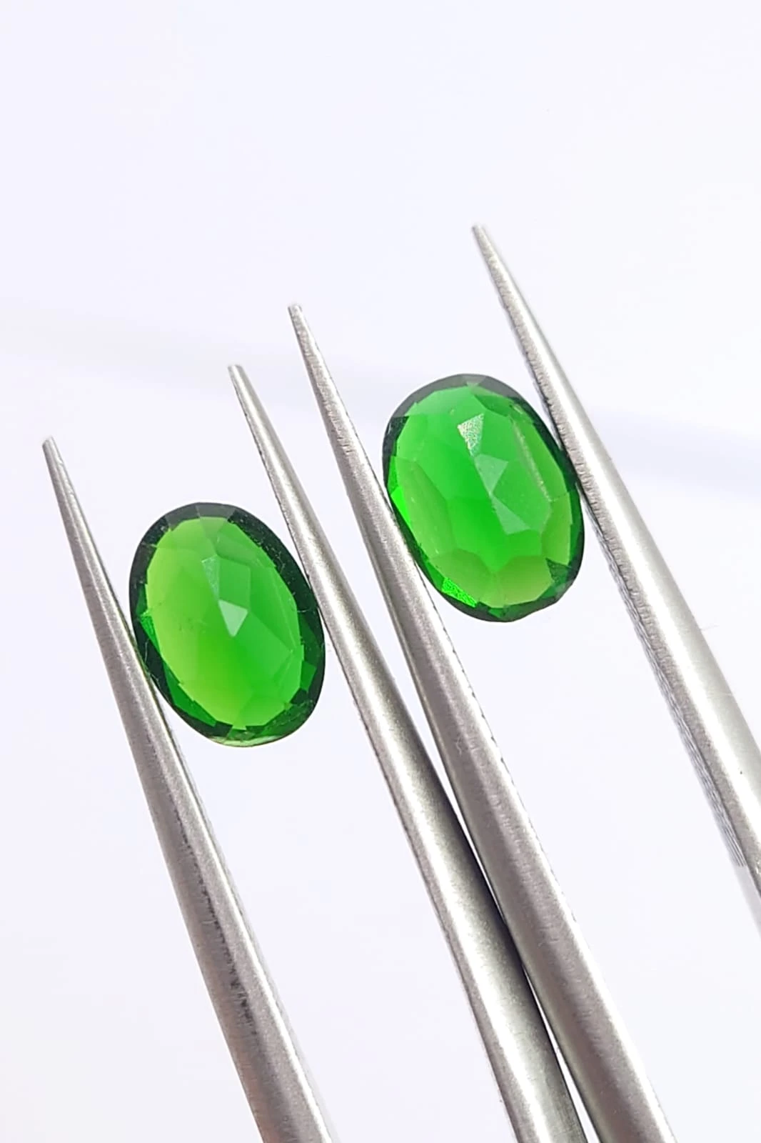 1.8ct Natural Chrome Diopside Oval Cut Loose Gemstone From Pakistan — view 2